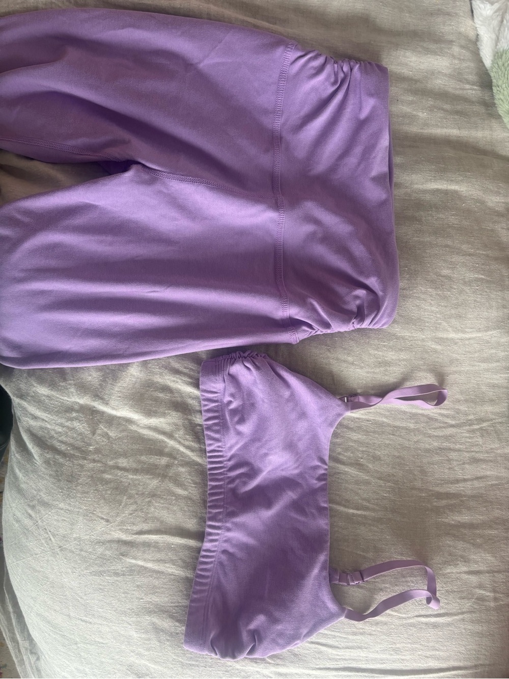 Beyond Yoga Lilac Bra and Leggings Workout Set